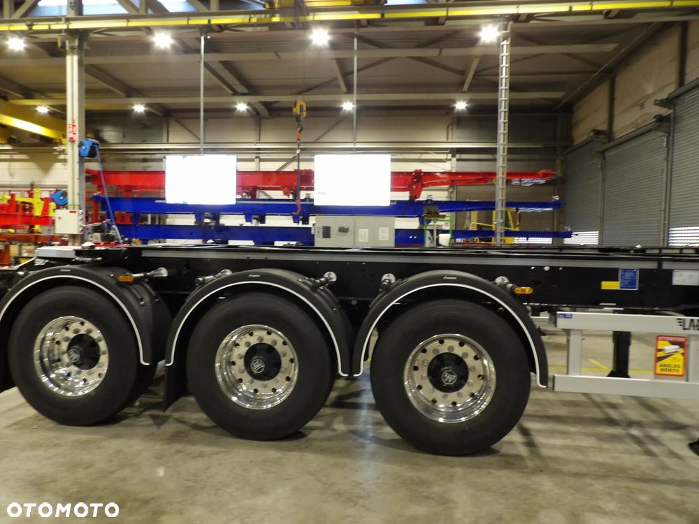 Lag naczepa podkontenerowa ADR - 9