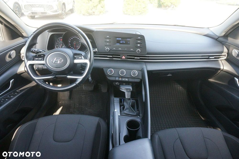 Hyundai Elantra 1.6 Modern CVT - 10