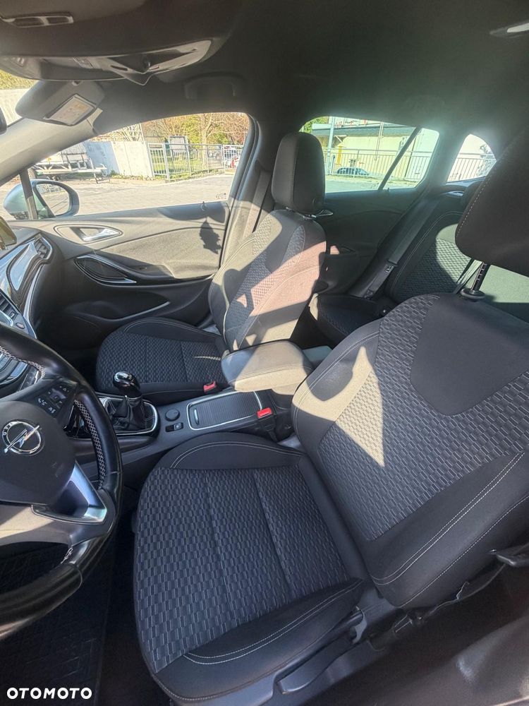 Opel Astra 1.4 T Dynamic - 37