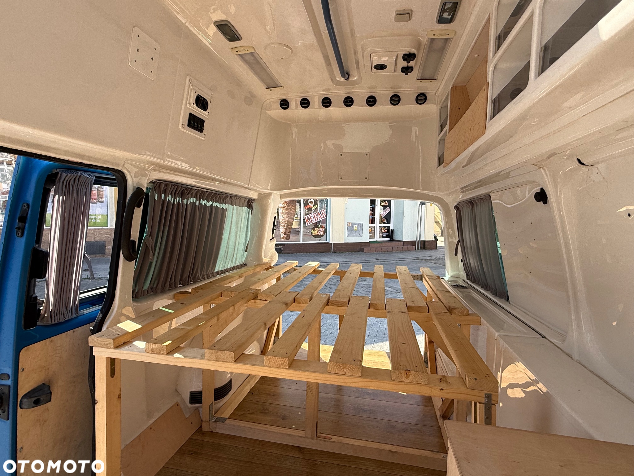 Volkswagen Multivan - 27