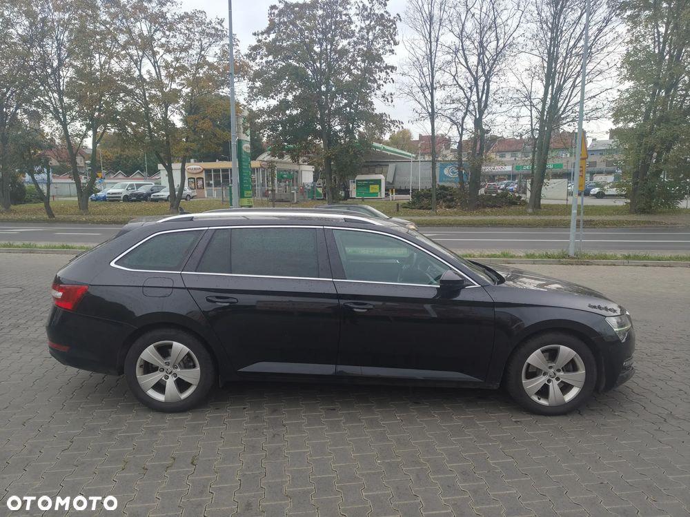 Skoda Superb 2.0 TDI SCR Style DSG - 2