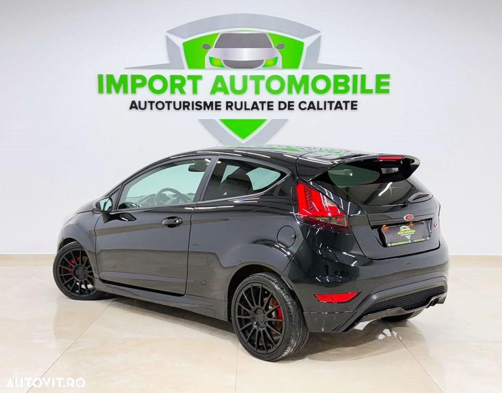 Ford Fiesta 1.6 EcoBoost ST - 14