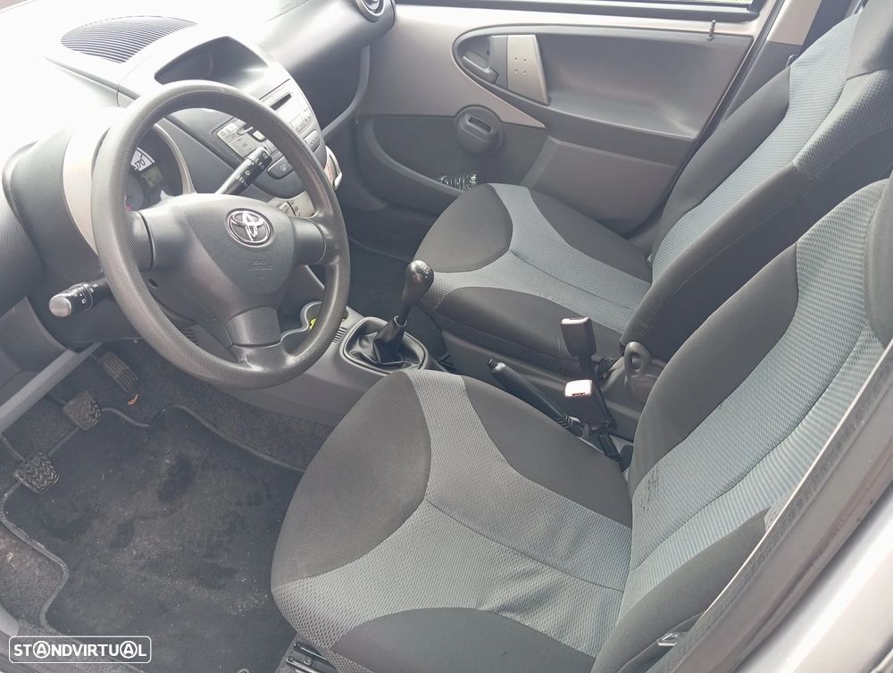 Toyota Aygo 1.0 Plus - 4