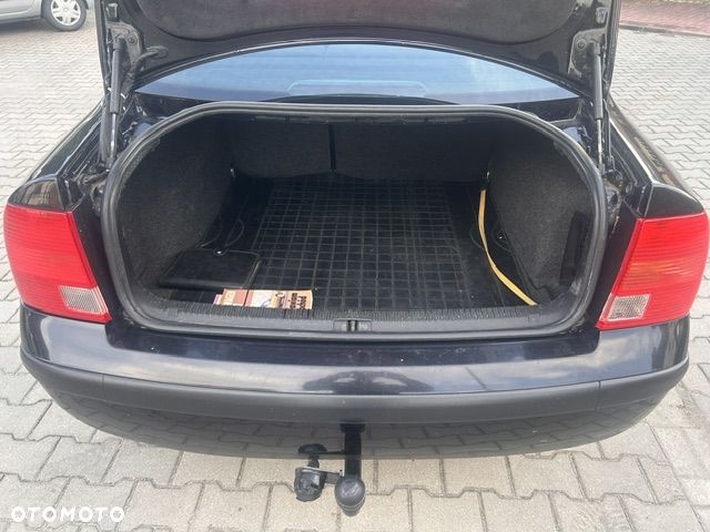 Volkswagen Passat - 21