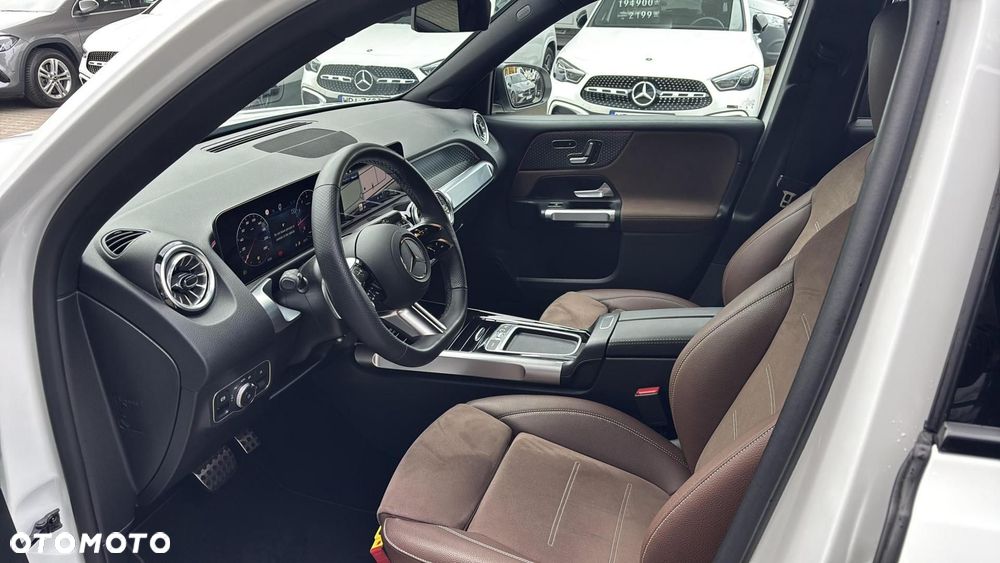 Mercedes-Benz GLB - 10