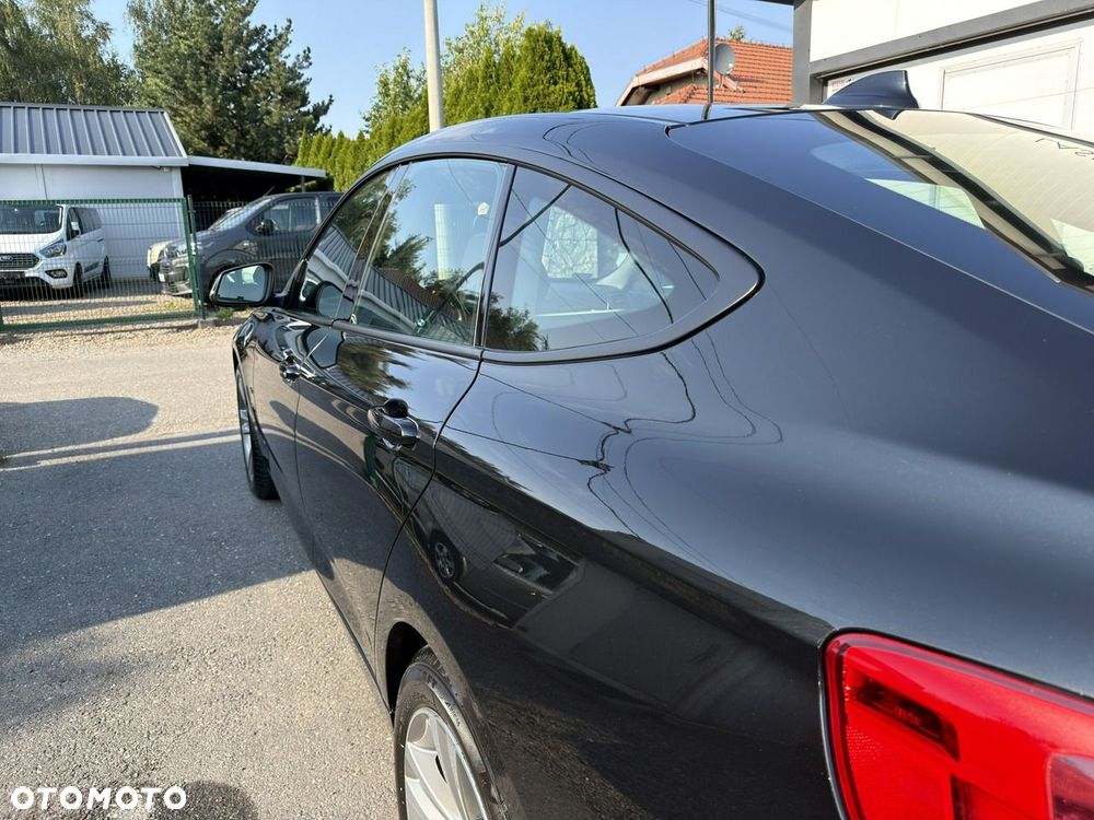 BMW Seria 3 318d MHEV Sport Line - 6