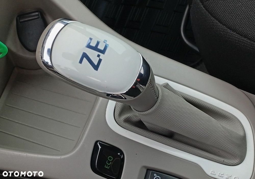 Renault Zoe - 25
