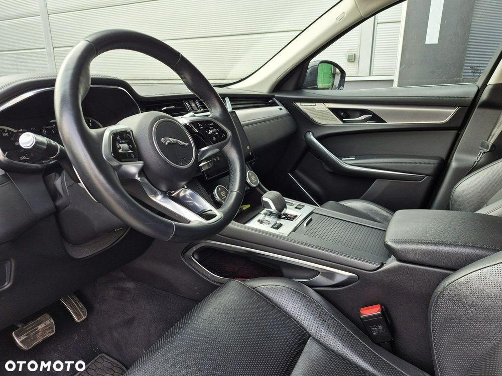 Jaguar F-Pace - 22