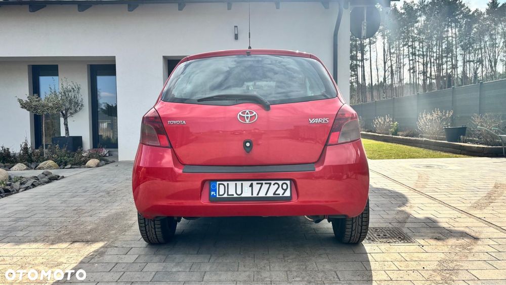 Toyota Yaris - 4