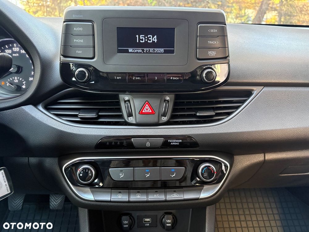 Hyundai i30 1.5 DPI Classic + - 20