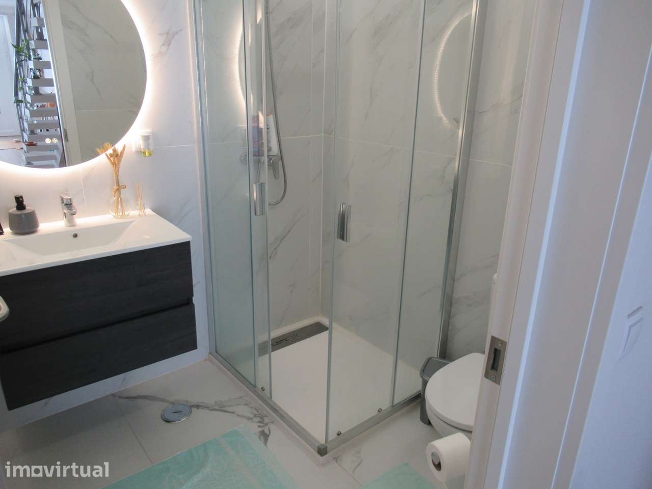 Quarto  individual em Vila Franca a 2 minutos do comboio. - Grande imagem: 3/8