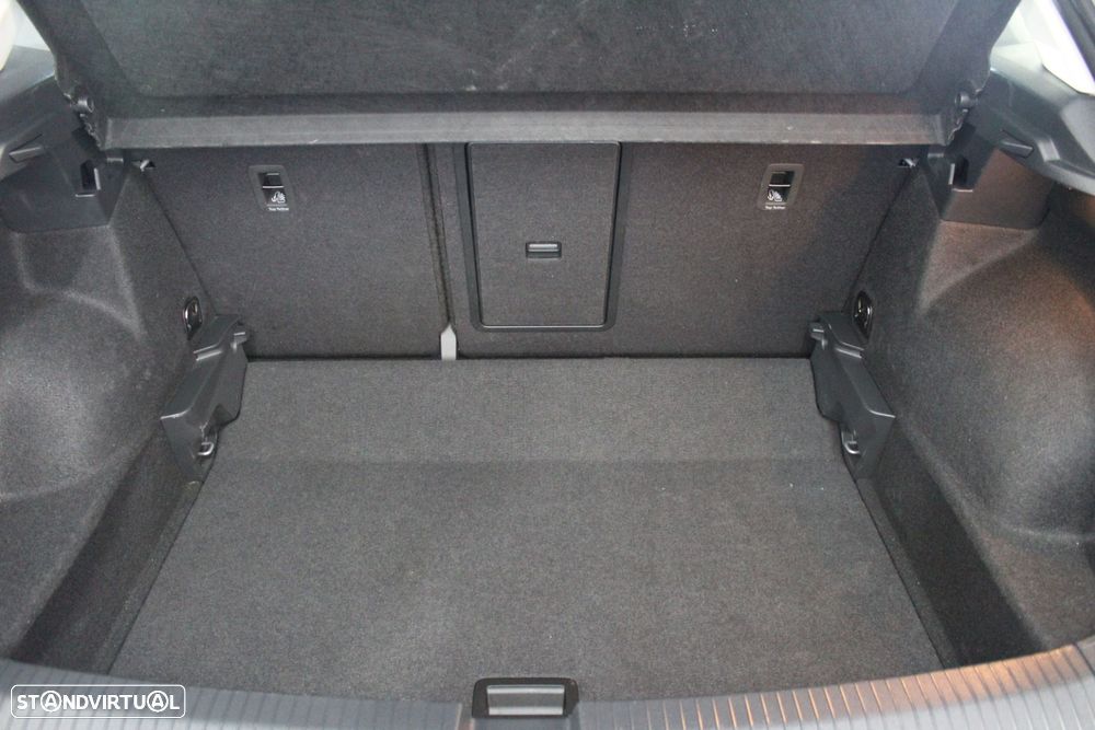 VW T-Roc 1.0 TSI Urban - 29