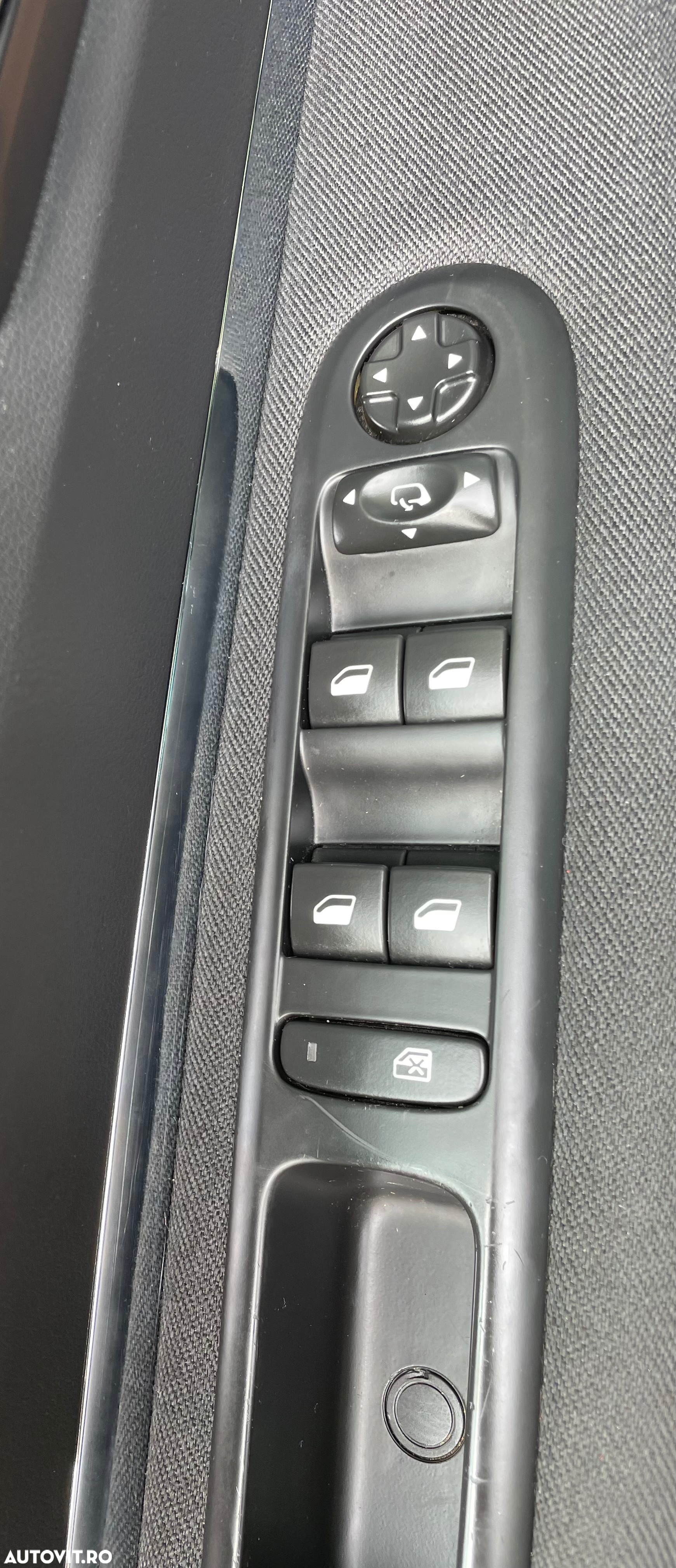 Peugeot 3008 e-HDi FAP 115 EGS6 Stop&Start Allure - 38