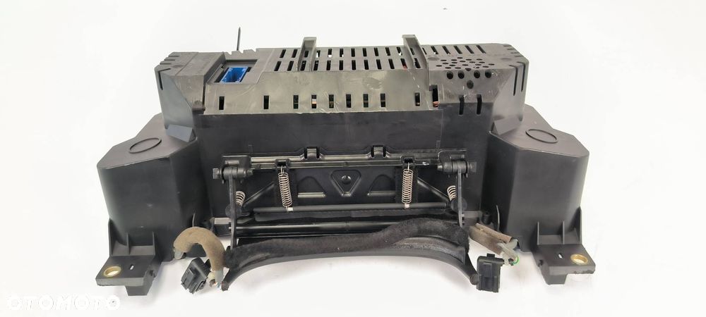 LICZNIK ZEGAR AUDI A8 D3 4E0920901 - 8