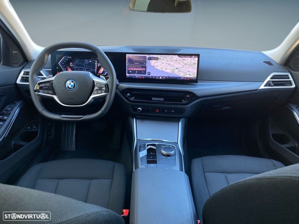 BMW 330 e Auto - 5