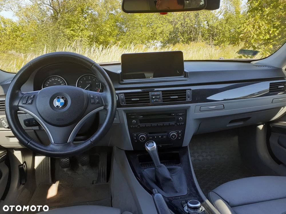 BMW Seria 3 325xi - 6