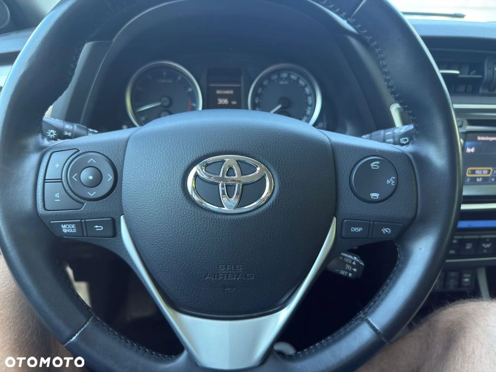 Toyota Auris 1.6 Valvematic Executive - 17