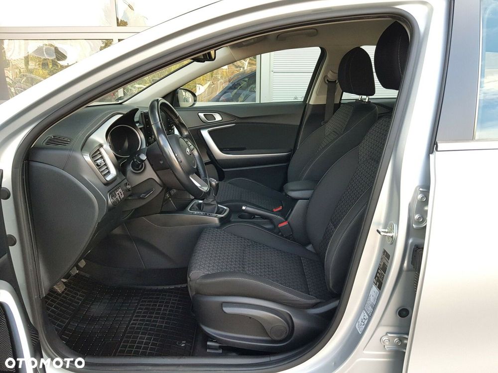 Kia Ceed 1.6 CRDi mHEV M - 15