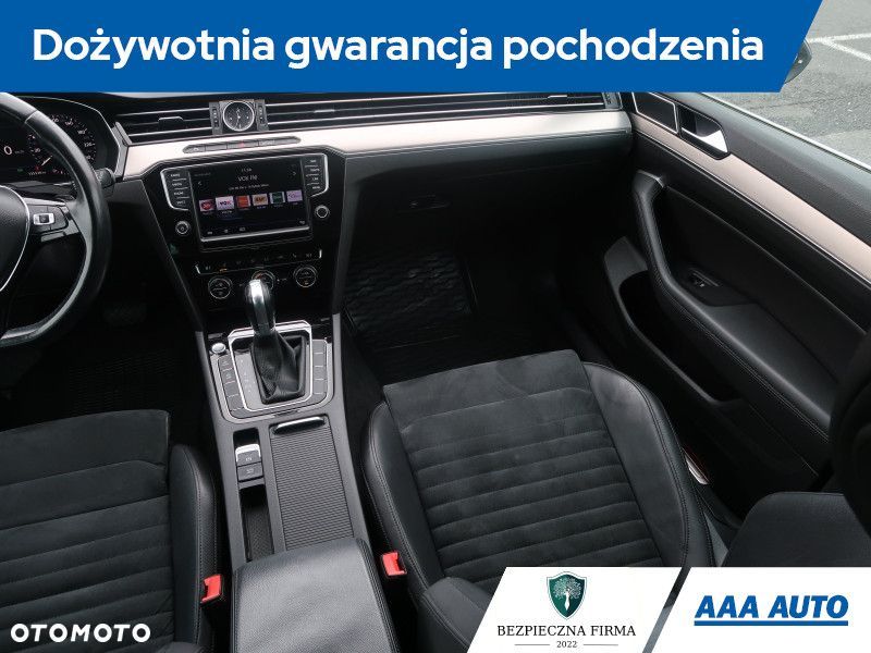 Volkswagen Passat - 9