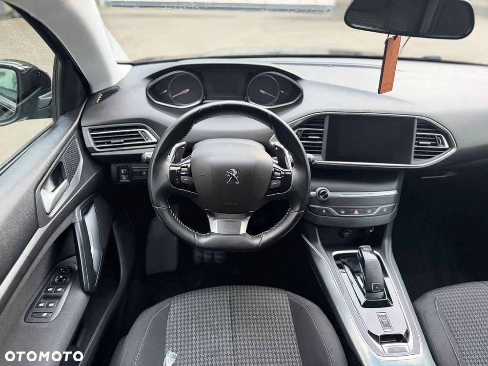 Peugeot 308 BlueHDi 130 EAT8 Business - 19
