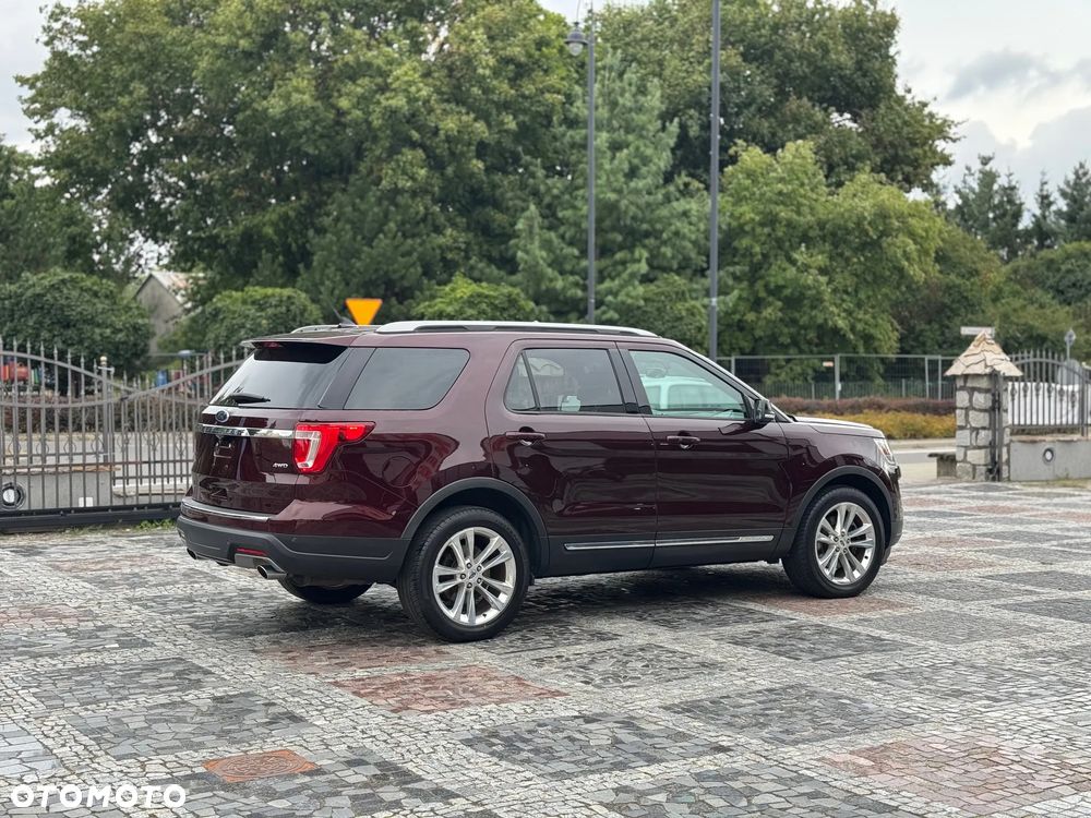 Ford Explorer - 26