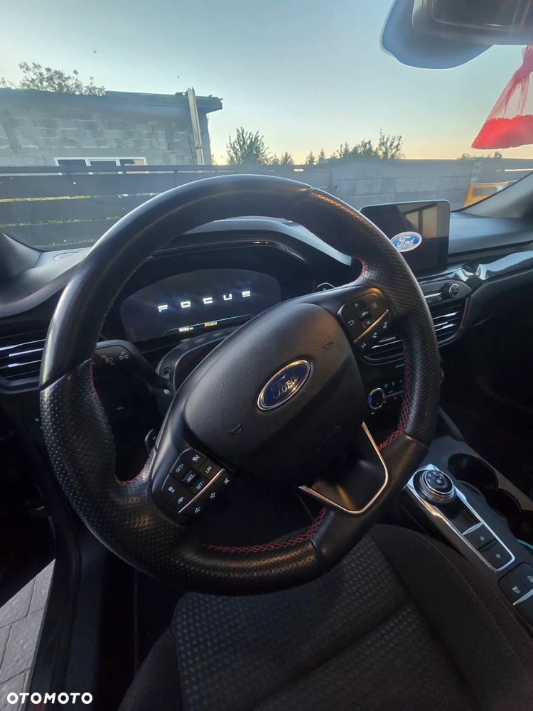 Ford Focus ver-1-5-ecoboost-st--line-ass-powershift - 8