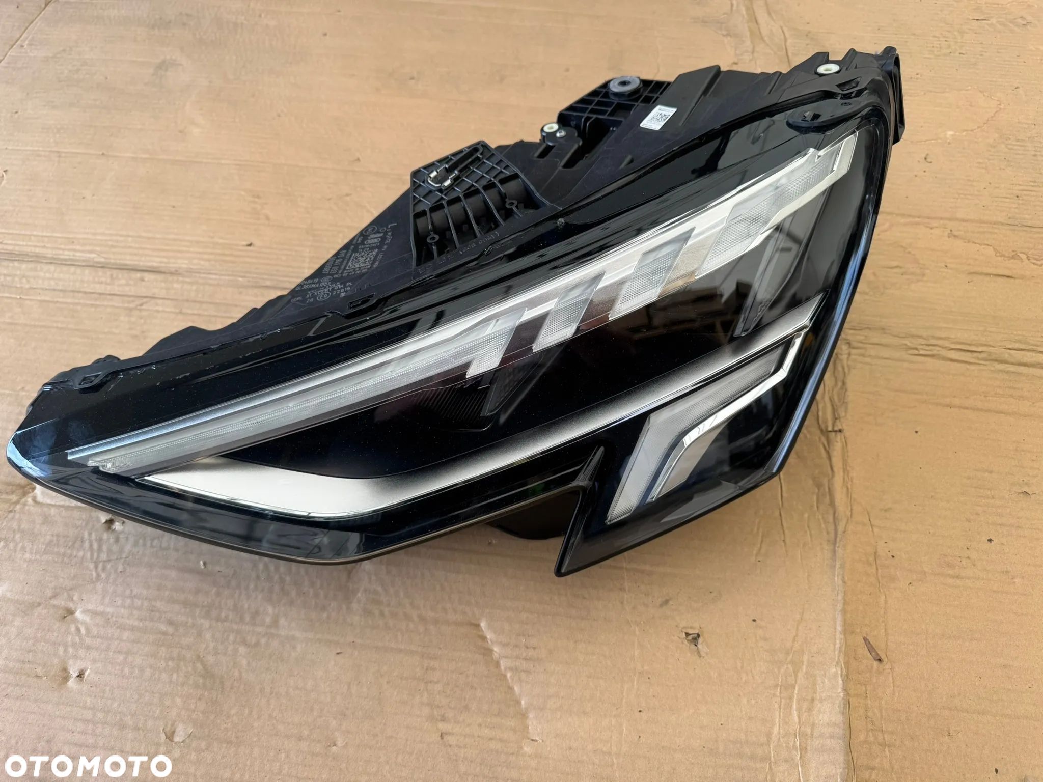 Audi A3 8Y REFLEKTOR LEWY FULL LED IDEALNY - 1