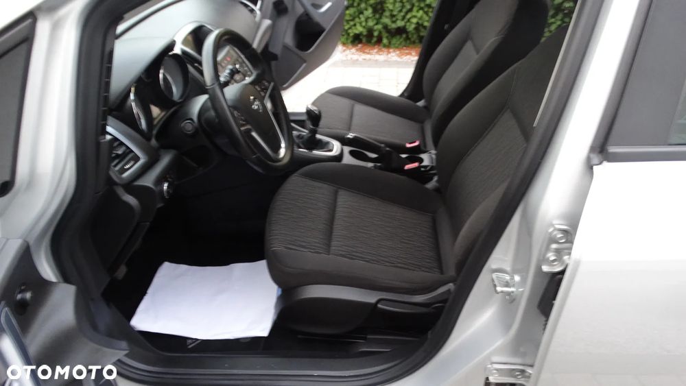 Opel Astra 1.4 T Cosmo - 11