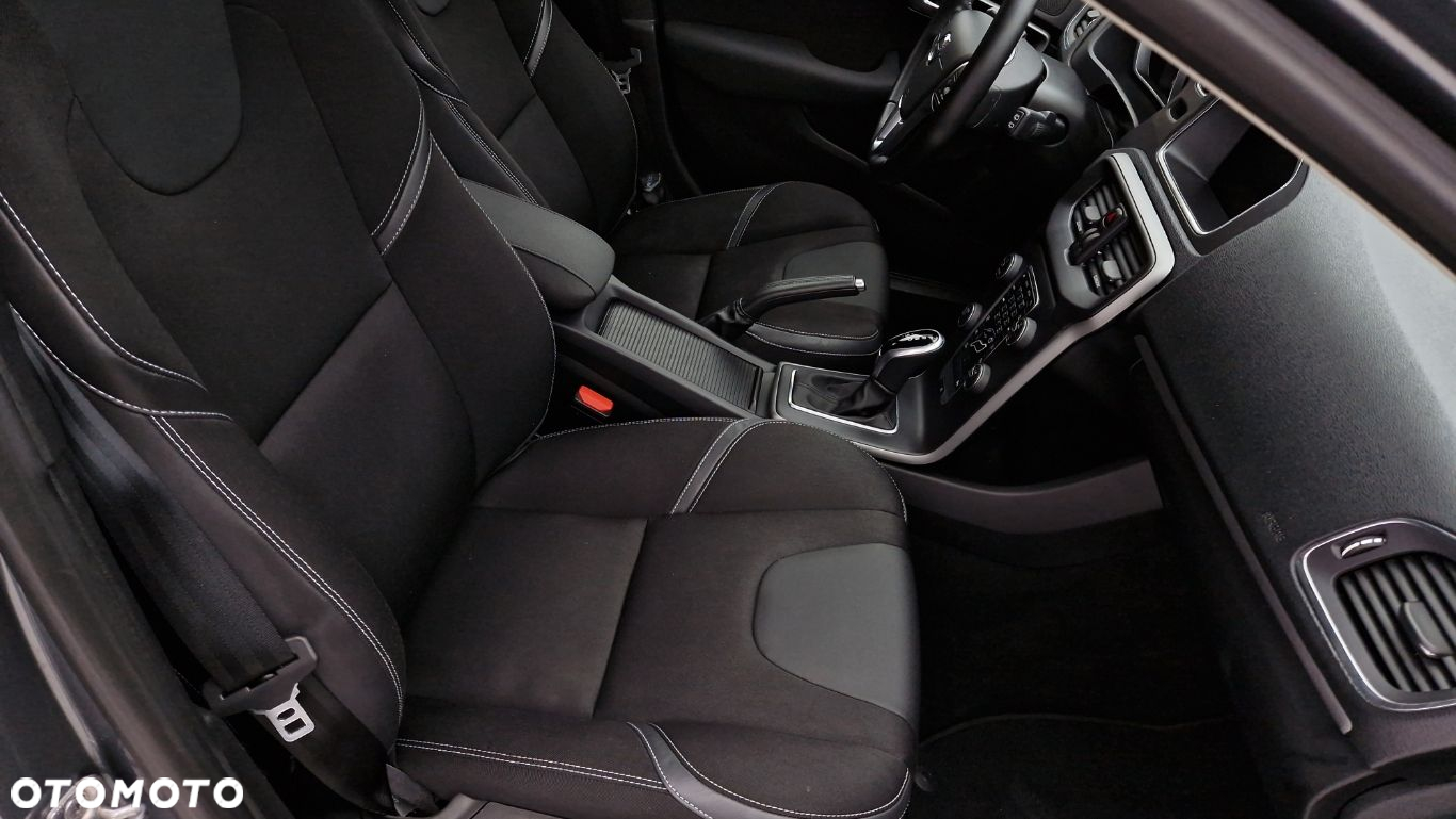 Volvo V40 - 18
