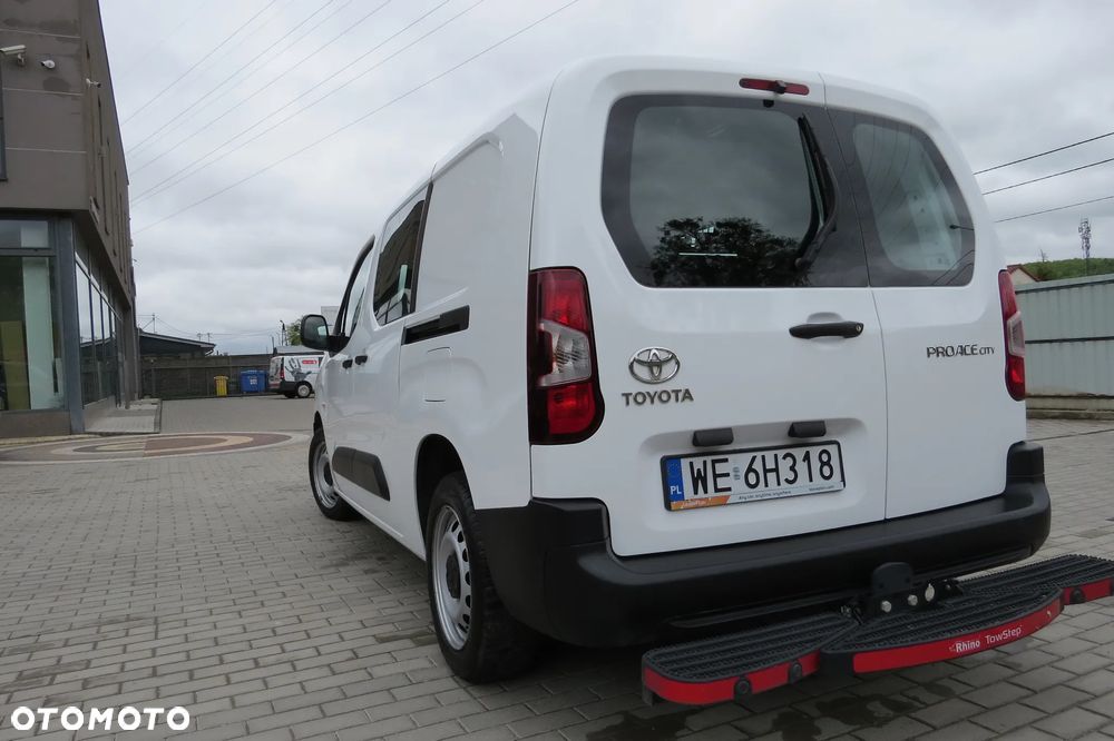Toyota Proace City 1.2 D-4t 130km A/t Long Brygadówka - 14
