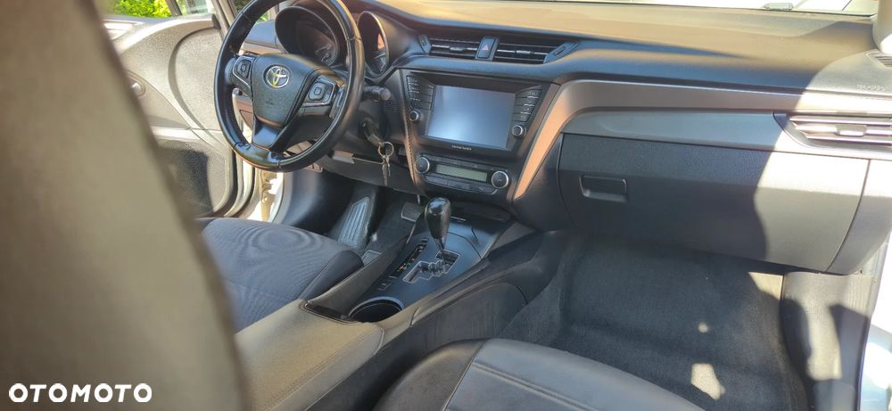 Toyota Avensis 1.8 Active MS - 3