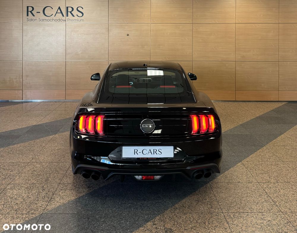 Ford Mustang - 4