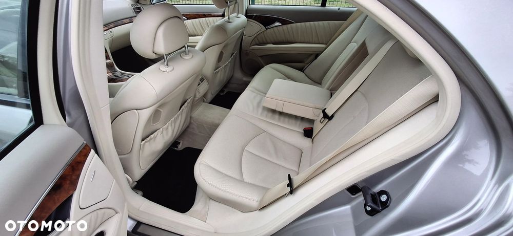 Mercedes-Benz Klasa E 350 4Matic Automatik Elegance - 14