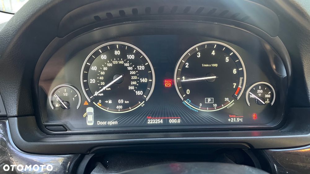 BMW Seria 5 528i xDrive Luxury Line - 8