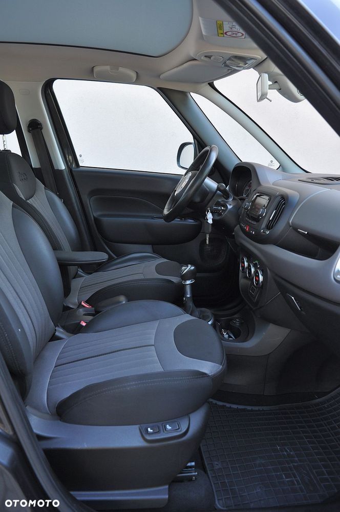 Fiat 500L 1.4 T-Jet 16V Lounge - 29