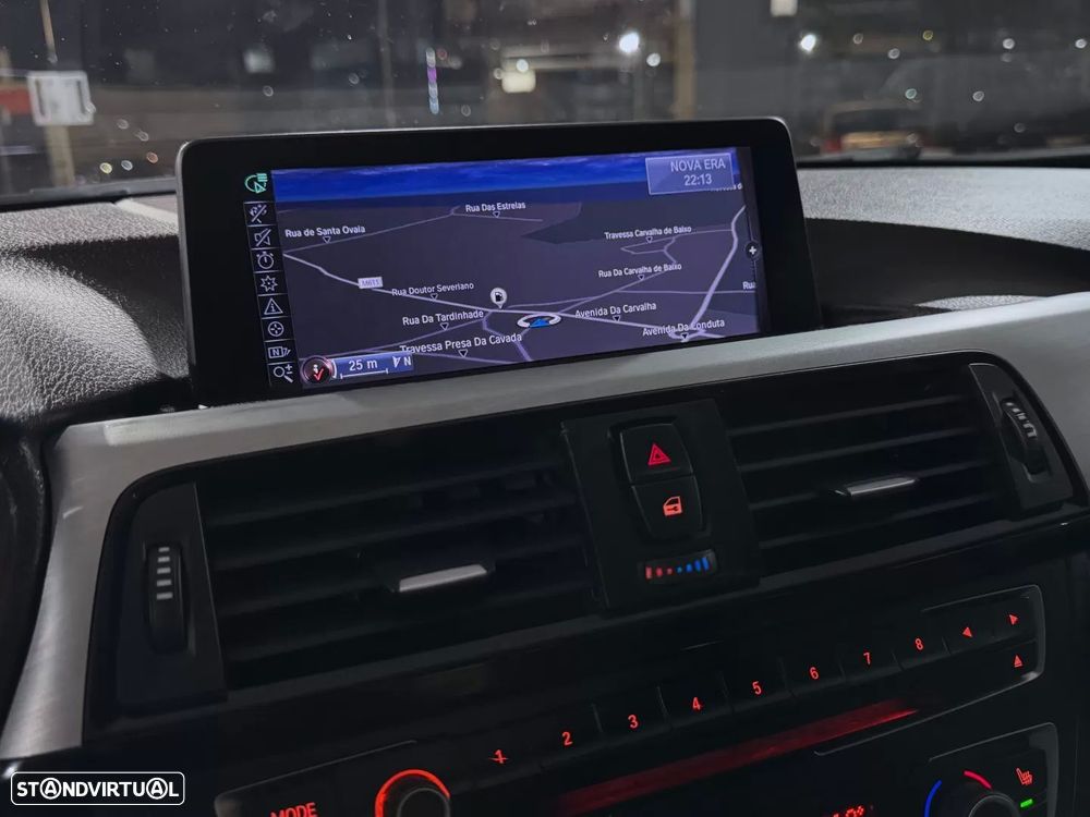 BMW 320 d Sport Line - 18