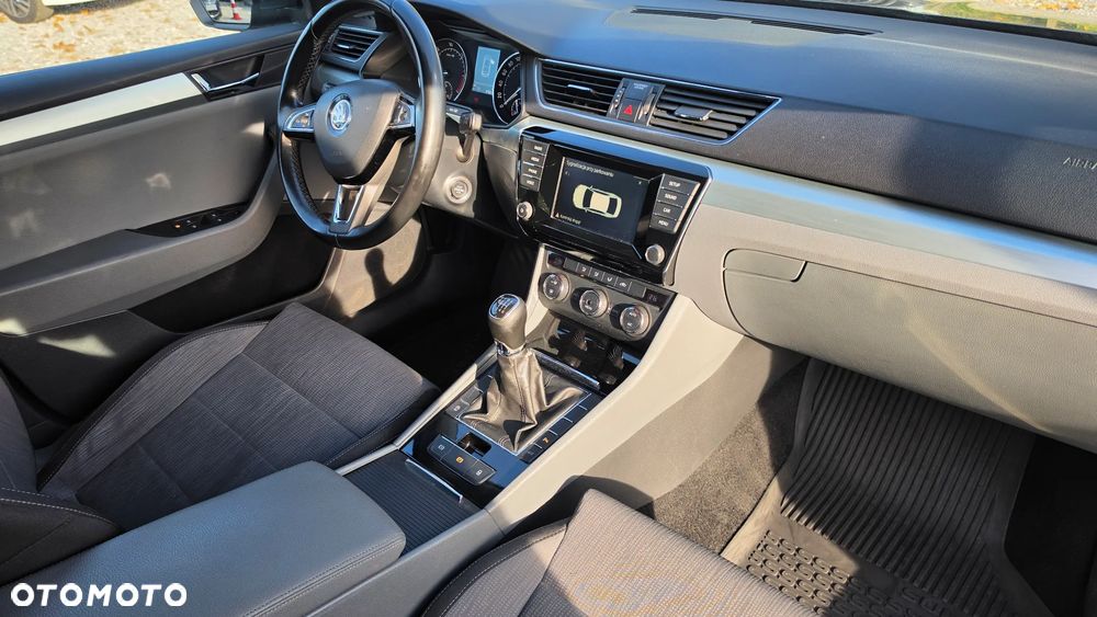 Skoda Superb 2.0 TDI Active - 11