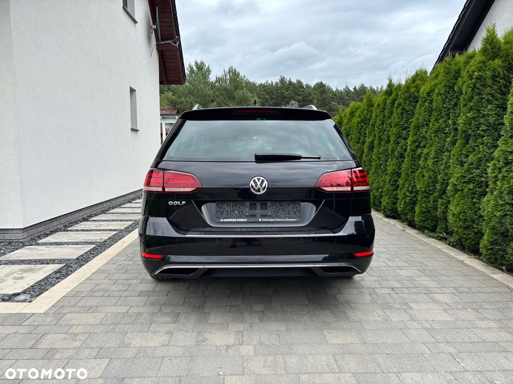 Volkswagen Golf - 6