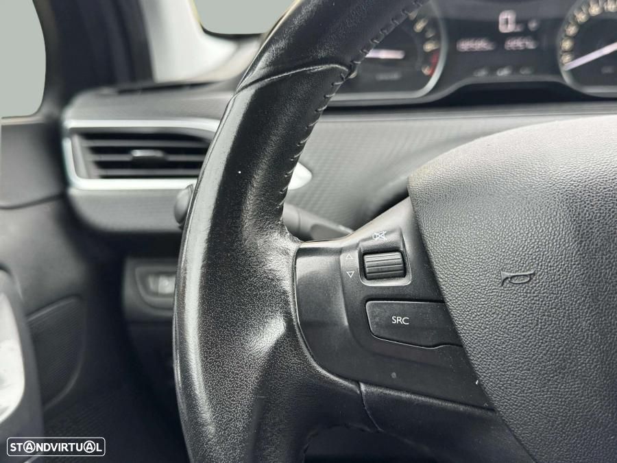 Peugeot 2008 1.2 PureTech Style - 20