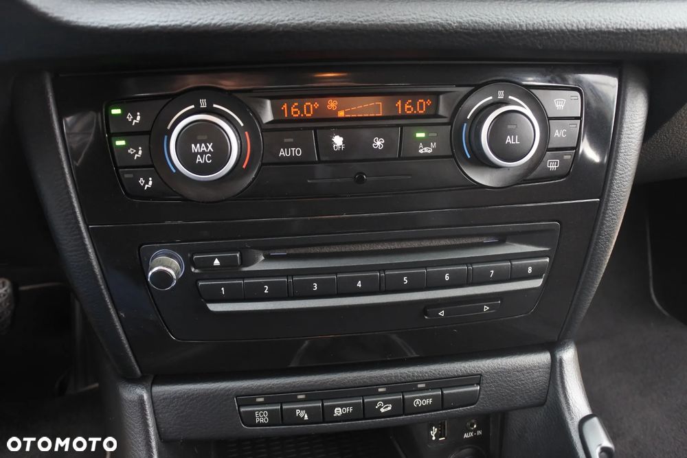 BMW X1 xDrive18d xLine - 17