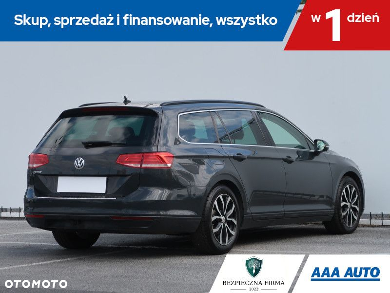 Volkswagen Passat - 6