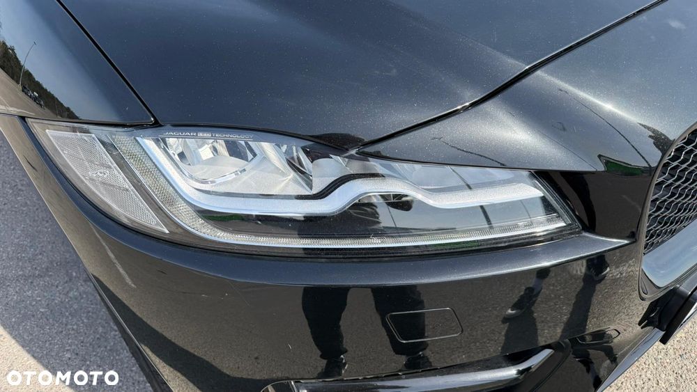 Jaguar F-Pace 2.0 i4D AWD R-Sport - 12