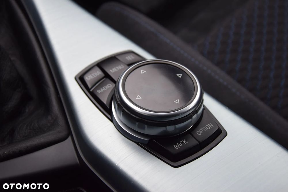 BMW Seria 1 120d xDrive BluePerformance Sport Line - 32