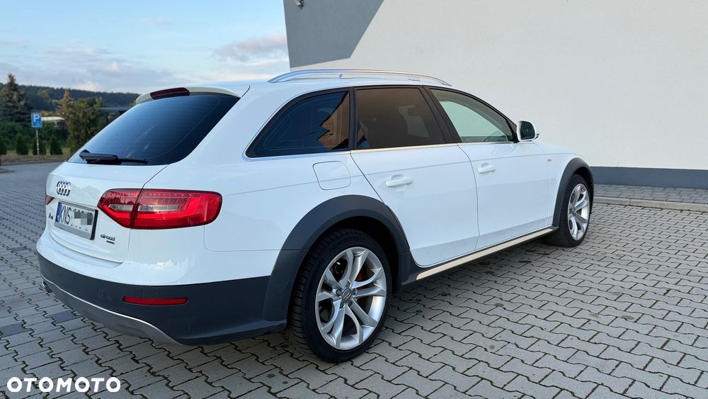 Audi A4 Allroad 2.0 TDI DPF S tronic - 4