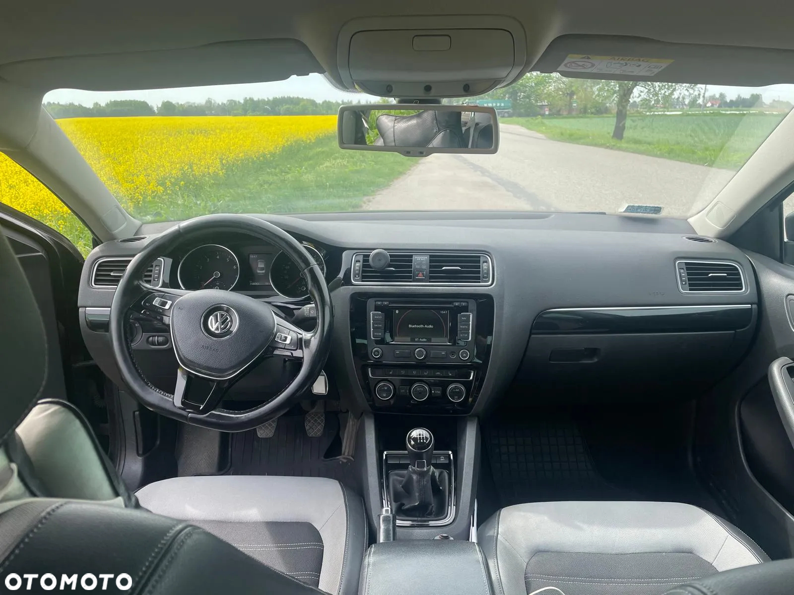 Volkswagen Jetta - 4