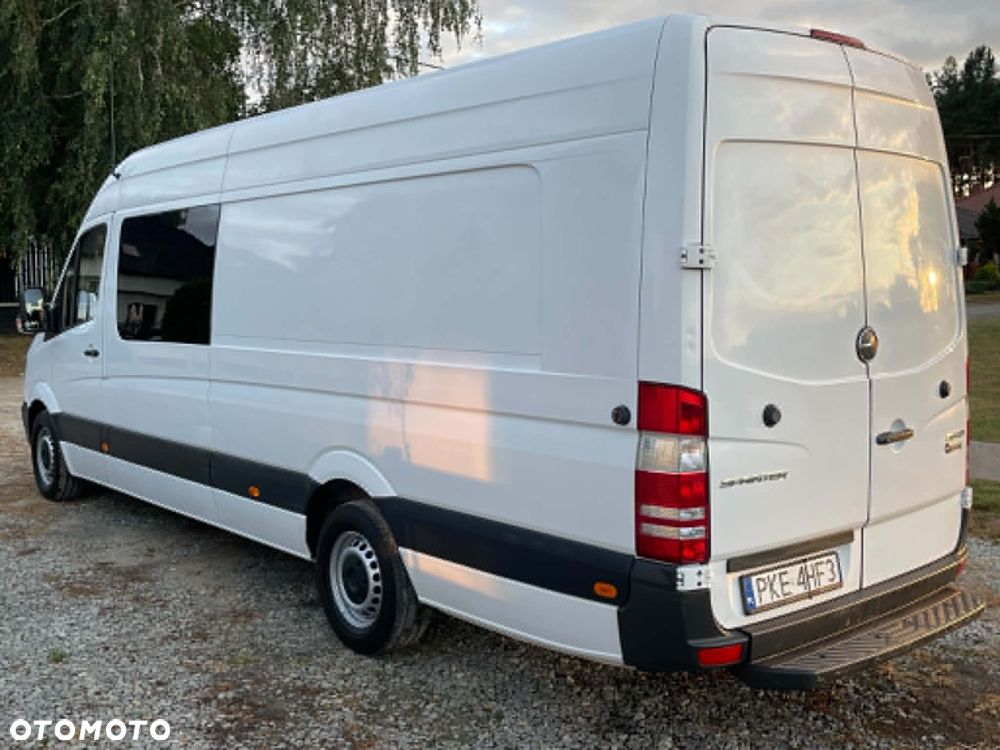 Mercedes-Benz Sprinter - 25