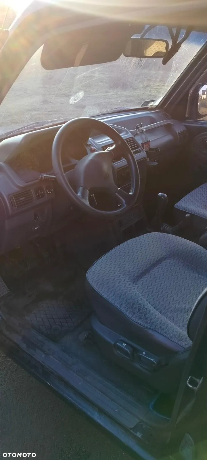 Mitsubishi Pajero 2.5 TD GL - 9