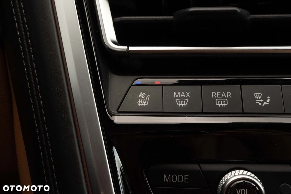 BMW Seria 8 - 23