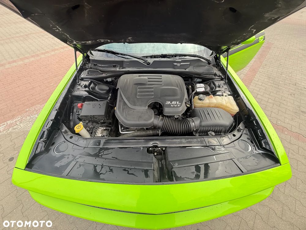 Dodge Challenger - 19