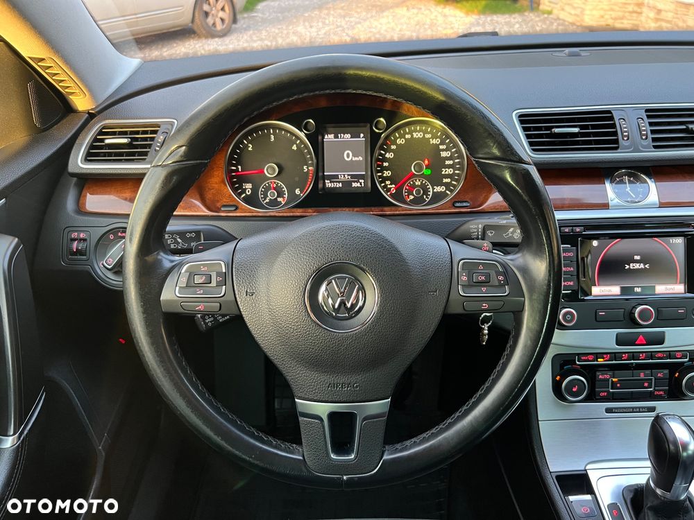 Volkswagen Passat - 20